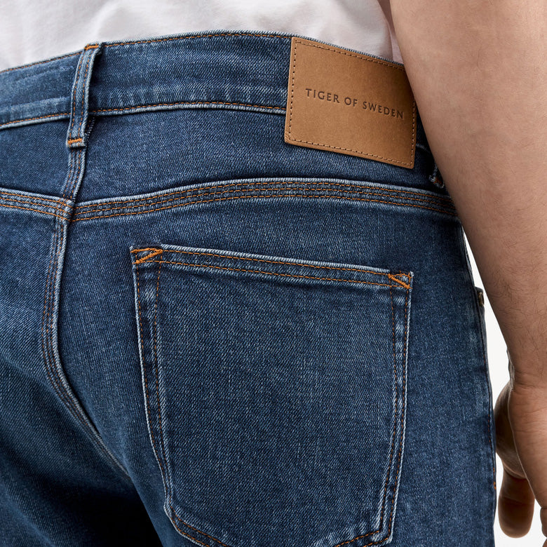 Des Slim Straight Jeans  - Blue