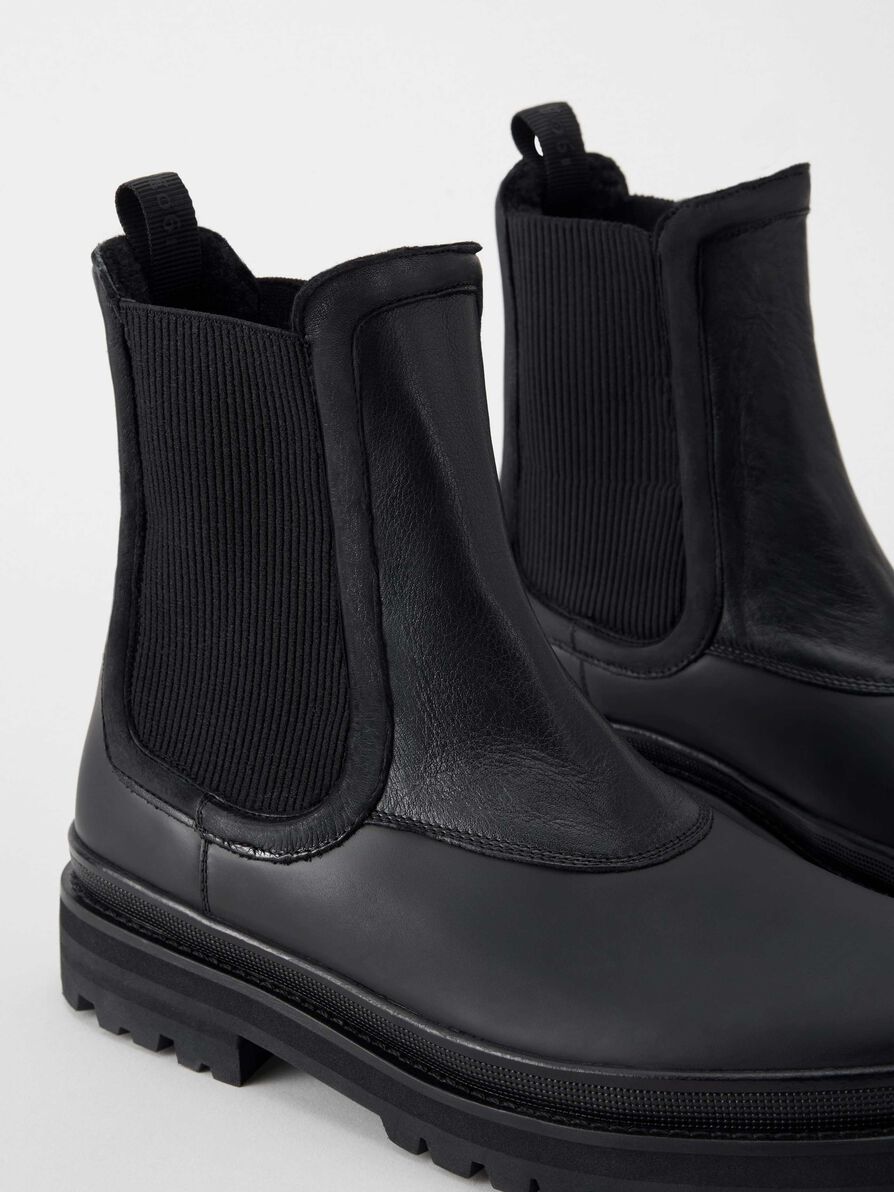 Bratchni - Boot